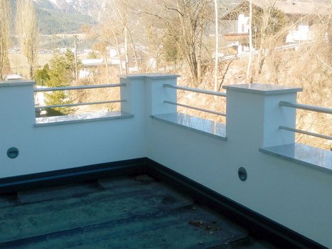 Abdeckungen und Fensterbänke aus Stein